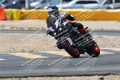 media/Apr-10-2022-SoCal Trackdays (Sun) [[f104b12566]]/Turn 2 (1135am)/